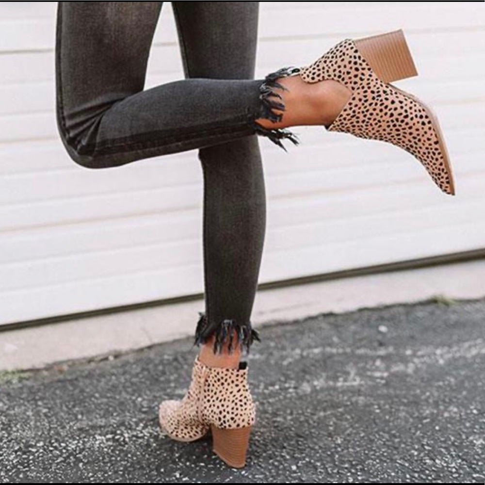 Cheetah pointed booties